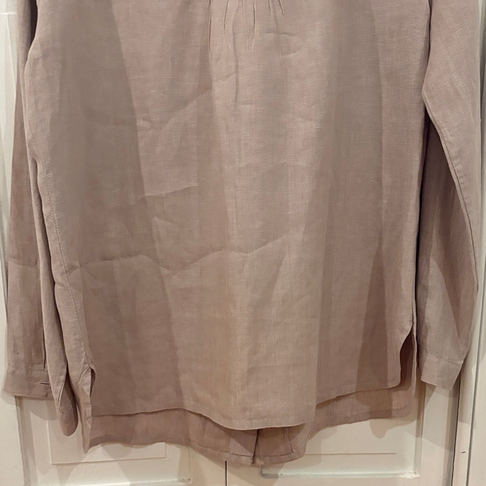 Women's Poetry Linen Button-Up Blouse - Picture 9 of 11